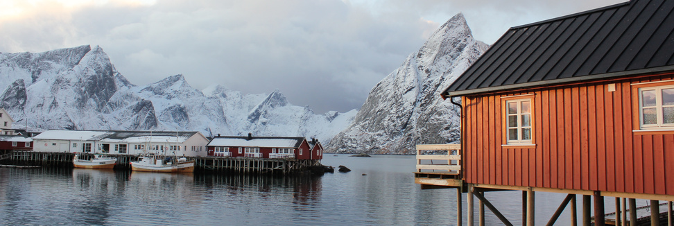 Rorbu with views over the snow covered Reinefjorden